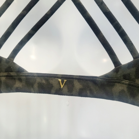 Victoria's Secret Animal Print Strappy Sports Bra Small - Picture 4 of 5